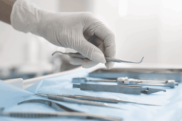 wisdom tooth cavity symptoms
