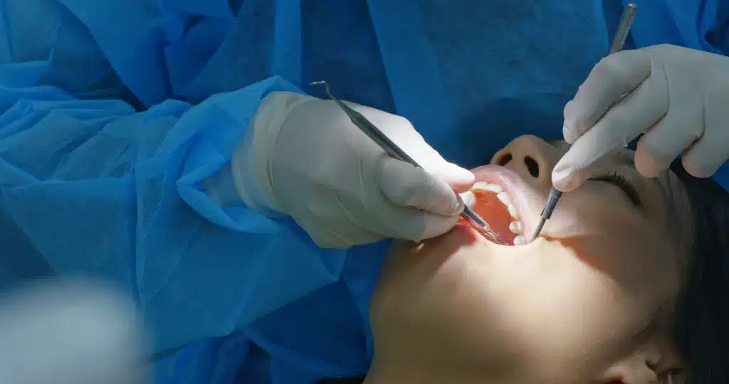 comparison of root canal and extraction